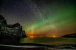 Melkevei og nordlys i solnedgang
