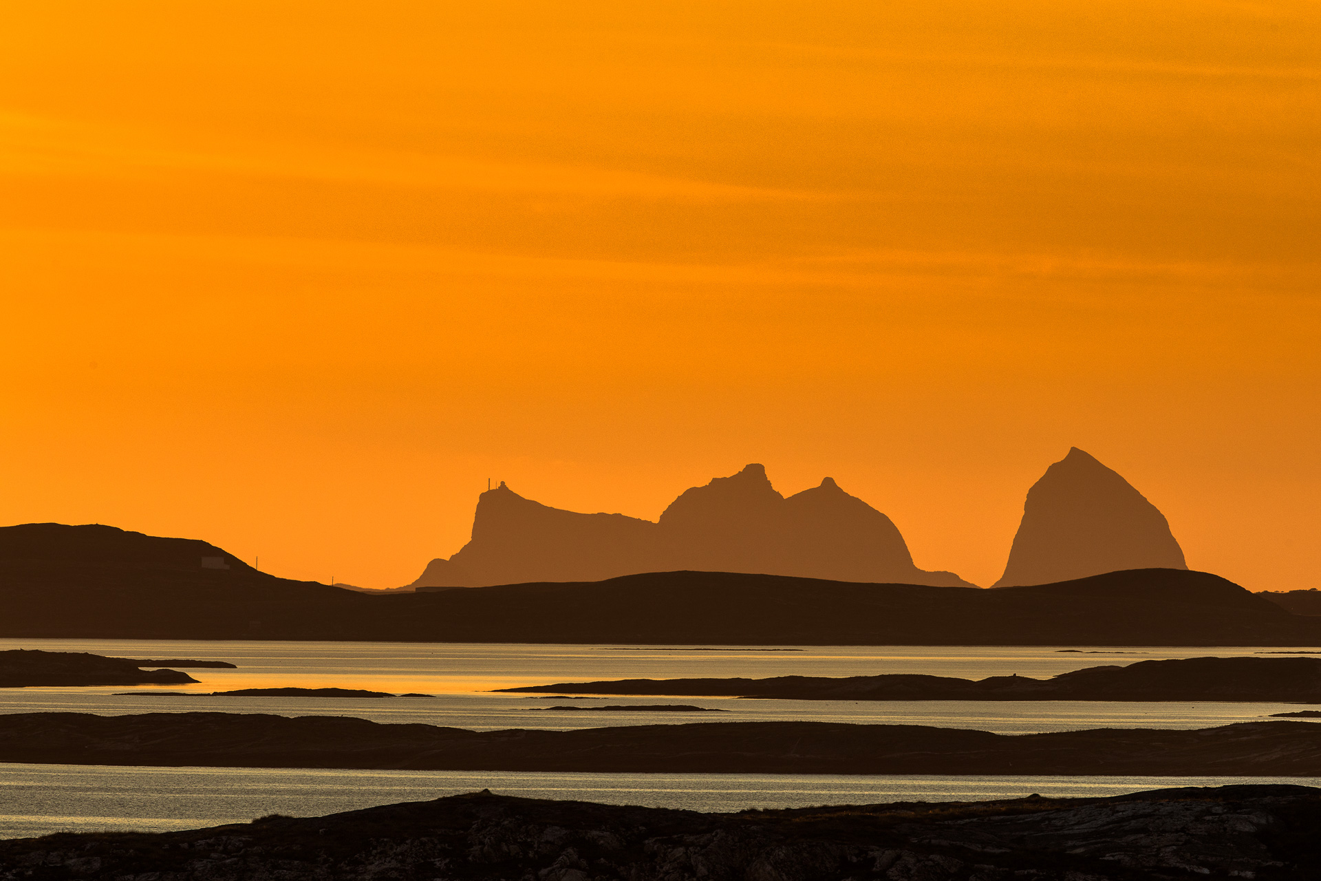 Finn-Arne-mortensen_nordland_solnedg_trena