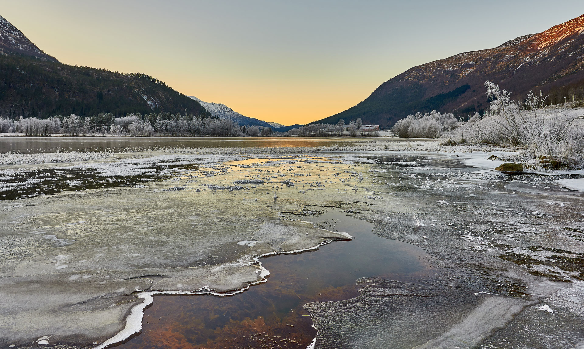 Oddmund-Kjøsnes_Sunnmøre-og-Nordfjord_Frost-1