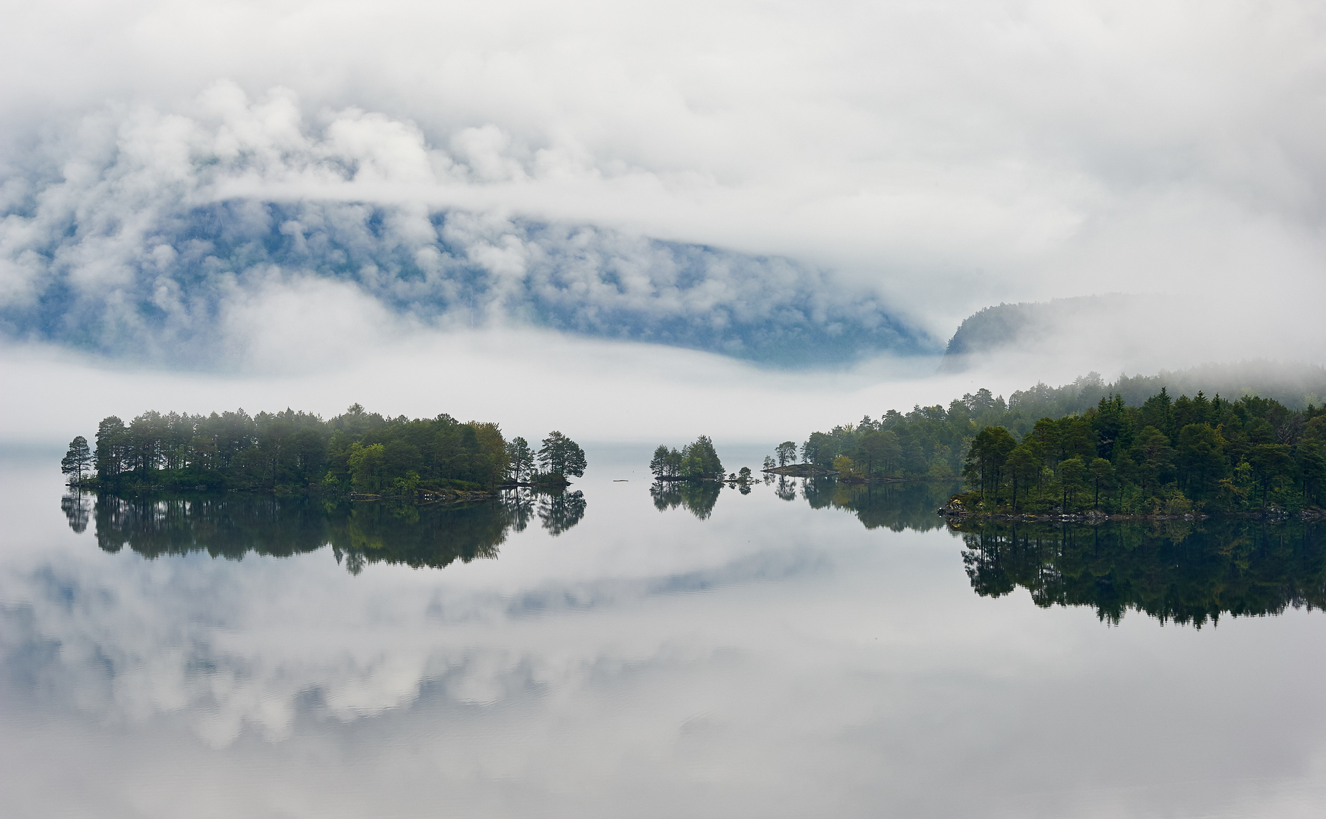 Oddmund-Kjøsnes_Sunnmøre-og-Nordfjord_Tranquillity-1