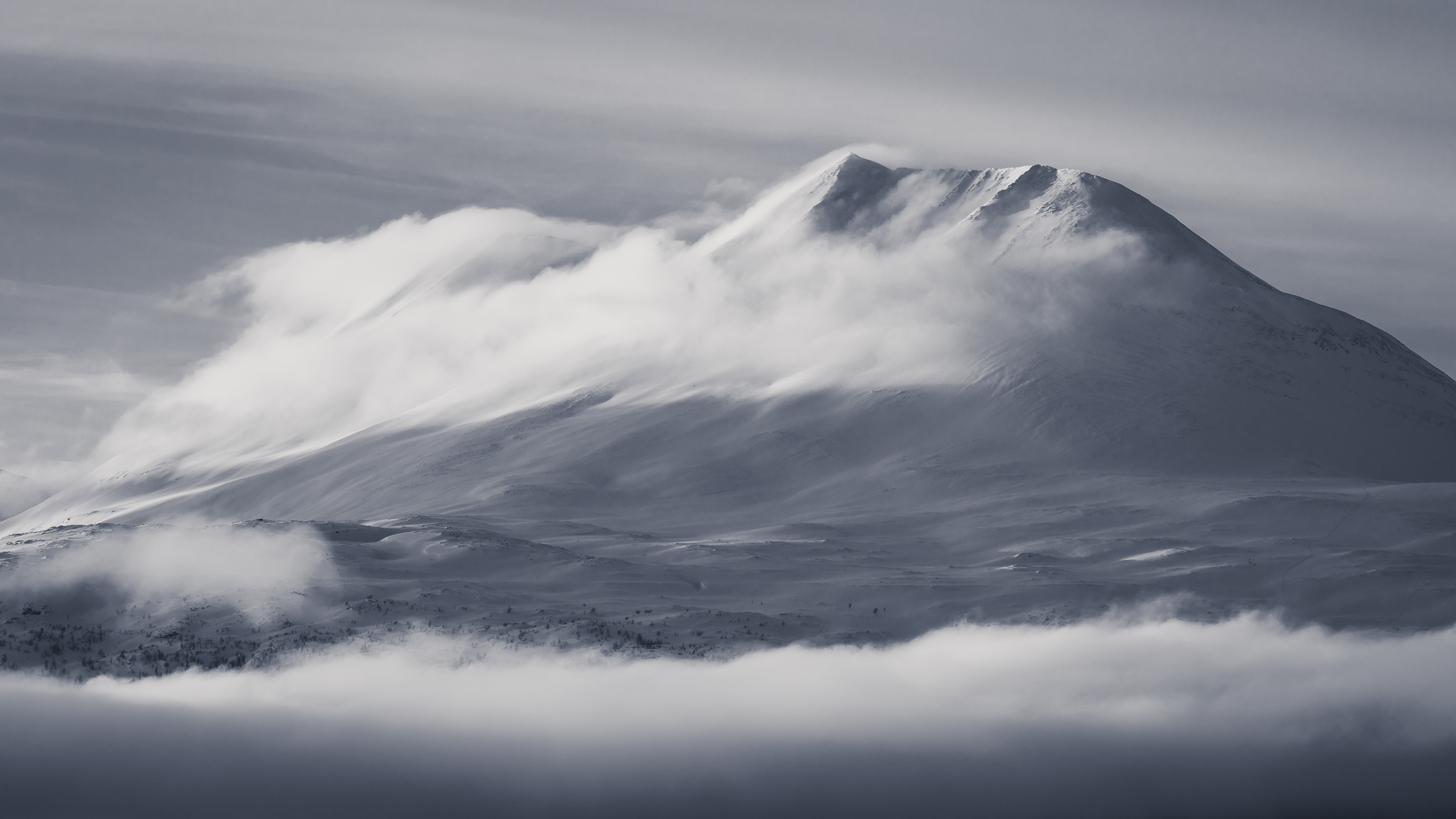 1696074220-Linda-AAsli_Troms-og-Finnmark_naturkrefter-i-fjellet